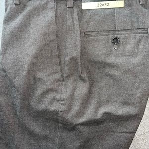 Men’s Kirkland Flat Front Pants Size 32/32